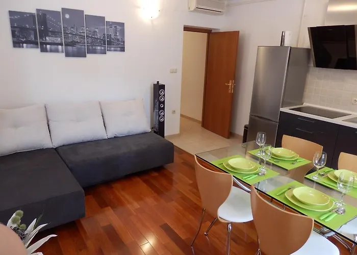 Center Apartman *